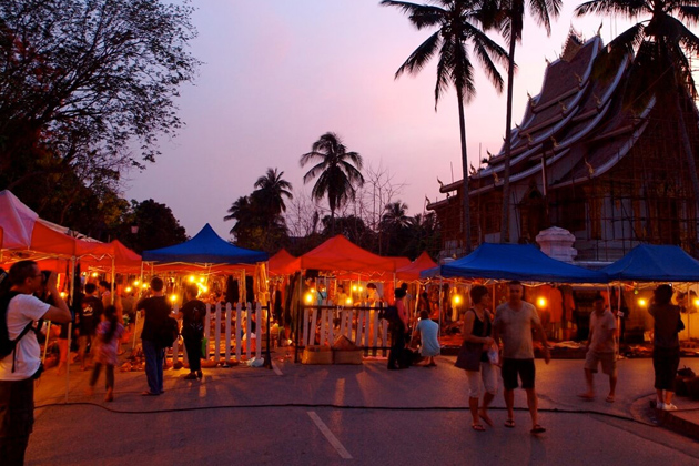 Luang Prabang Night Market in Lao, Tour, Lao, Cozy Vietnam Travel