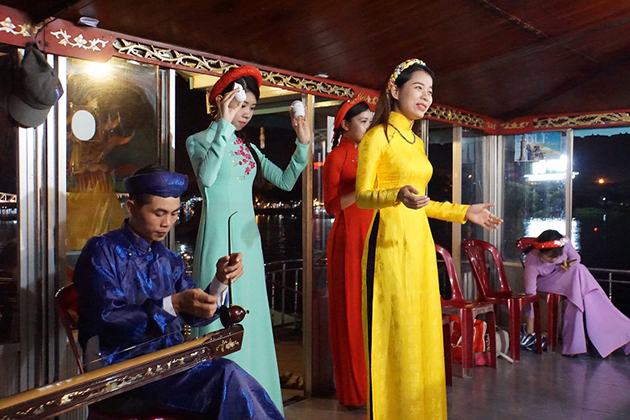Folk Song on Perfume, Hue, Tours, Cozy Vietnam Travel