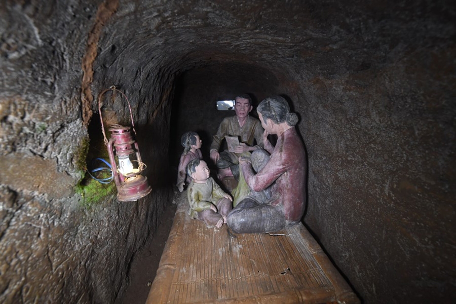 Phong Nha Cave & Vinh Moc Tunnel – 1 Day