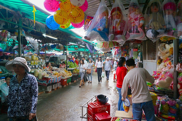 Dong Ba Market, Hue City Tours, Cozy Vietnam Travel