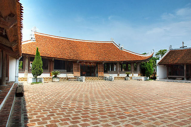 Mong Phu communal house hanoi local tour, Cozy Vietnam Travel, Vietnam Local Tour