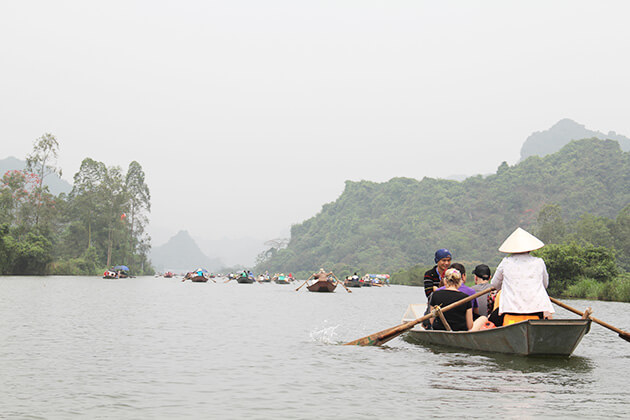 Boat Trip in Perfume River, Hanoi Tours, Cozy Vietnam Travel, Vietnam Classic Tours