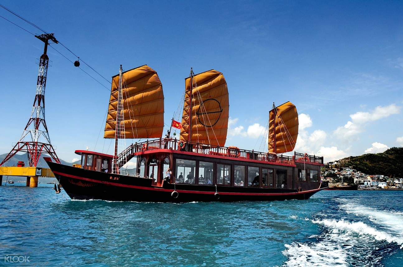 Luxury Day-Cruise With Emperor Cruise In Nha Trang – 1 Day