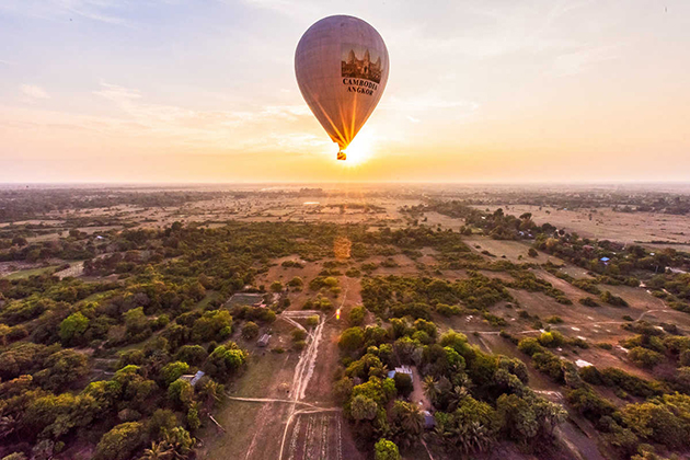 angkor wat hot-air-balloon cambodia vietnam lao, Cozy Vietnam Travel