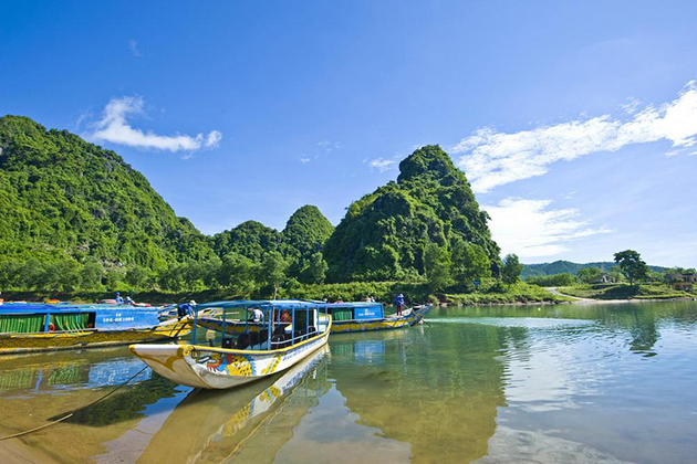 Dragon Boat in Phong Nha, Cozy Vietnam Travel, Vietnam Tours