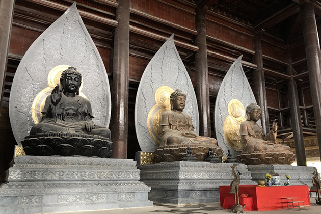 Worshipping Statues, Tam Chuc, Pagoda, Hanam, Cozy Vietnam Travel