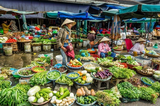 Local Market in Hue, Hue City Tours, Cozy Vietnam Travel, Vietnam Tours