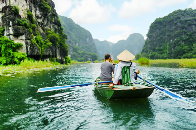 Boat Trip in Tam Coc Ninh Binh, Cozy Vietnam Travel