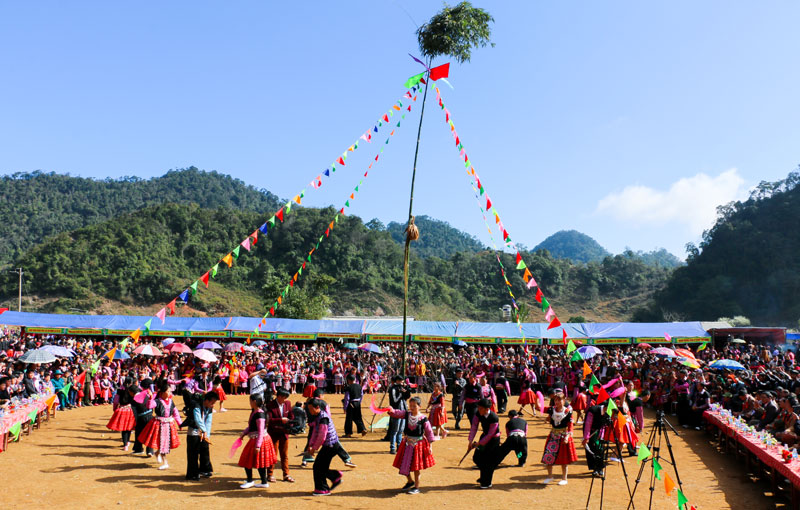 Gau Tao Festival, Cozy Vietnam Travel