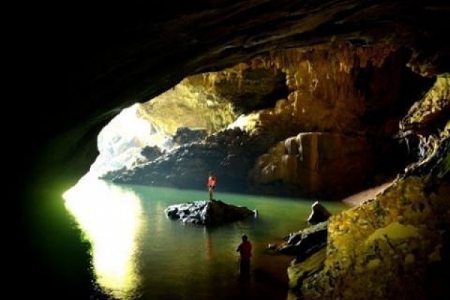 Quang Binh – Explore Phong Nha & Tien Son Cave Tour – 1 Day