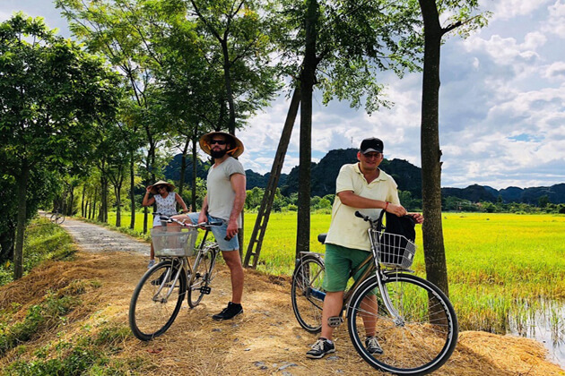 Cycling in Tam Coc Ninh Binh, Cozy Vietnam Travel