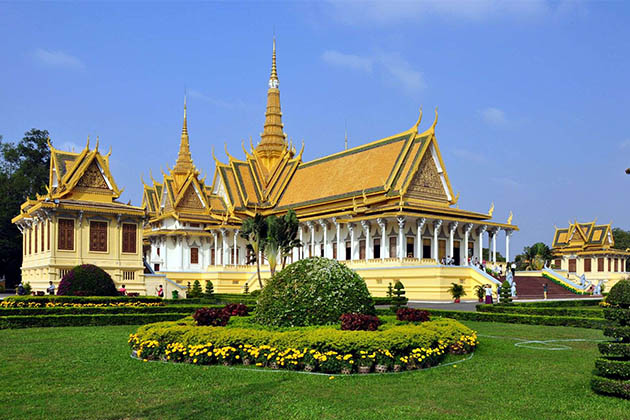 Royal Palace Museum in Luang Prabang, Cozy Vietnam Travel