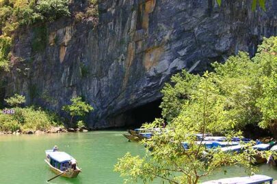 Phong Nha Cave & Vinh Moc Tunnel – 1 Day