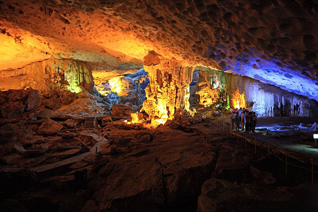 Amazing Cave Halong Bay, Halong Bay Tours, Cozy Vietnam Travel