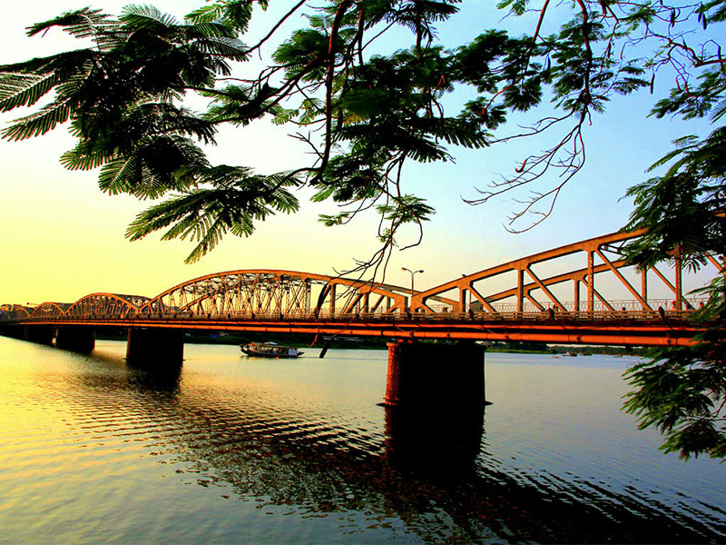 Truong Tien Bridge,Cozy Vietnam Travel,Vietnam Tours