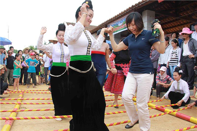 Thai performance in Mai Chau, Mai Chau Travel, Cozy Vietnam Travel