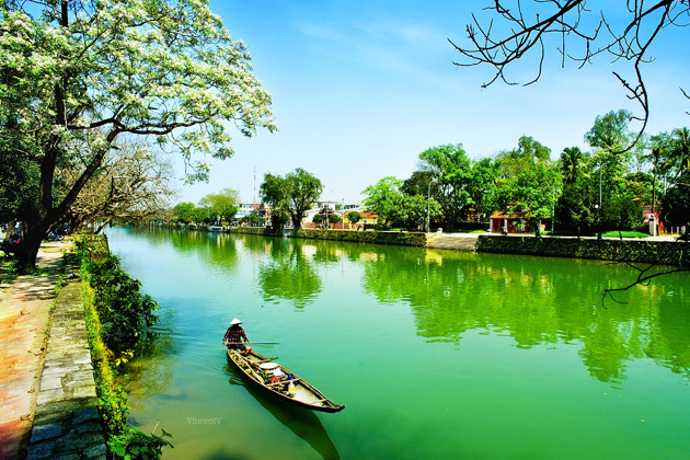 Huong river, Cozy Vietnam Travel