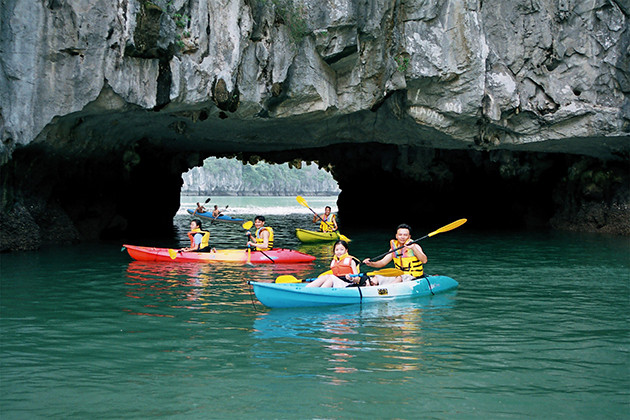 Kayaking in Halong Bay, Halong Bay Tours, Vietnam Cozy Travel, Vietnam Tours