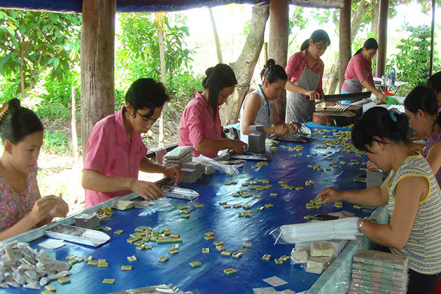 coconut candy workshop in Mekong Delta, Cozy Vietnam Local Tours, Vietnam Package Tours