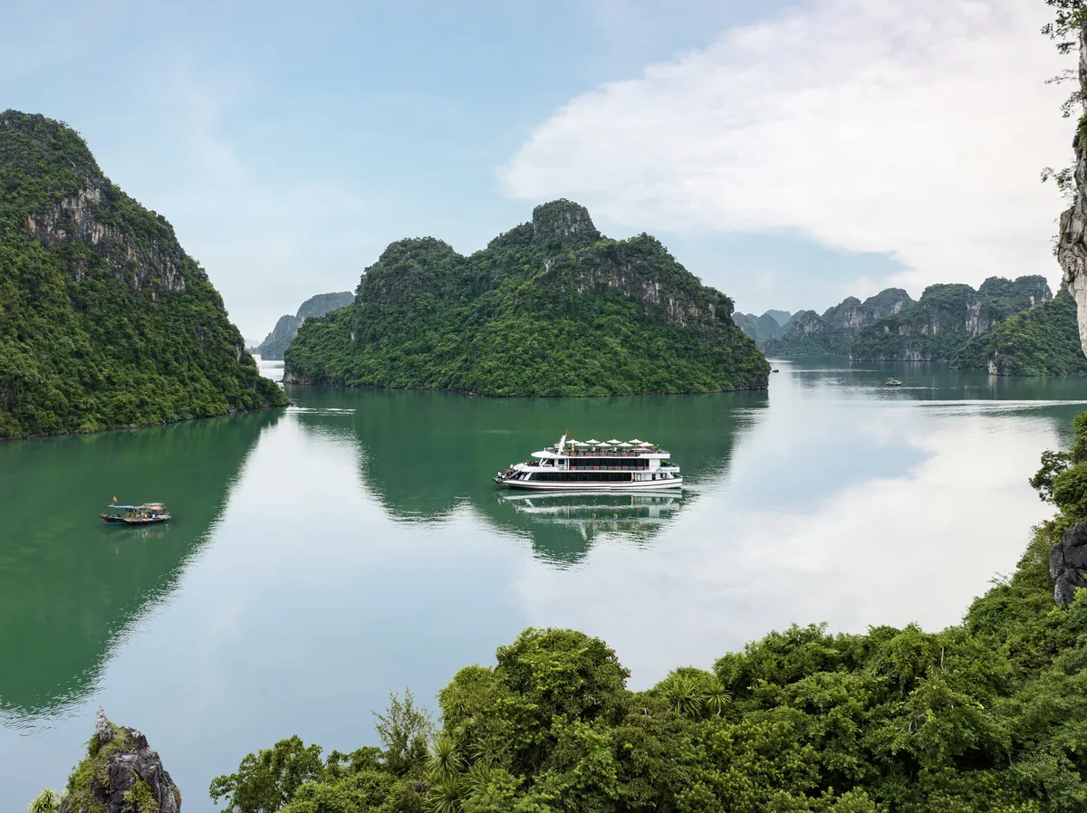 Sea Lion Premium Cruise among the karsts